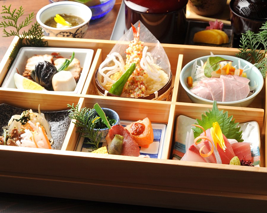 お食事処 紅家の弁当定食